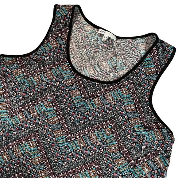 DR2 size large Aztec pink, blue, orange, black design sleeveless curved hem top - Picture 2 of 10